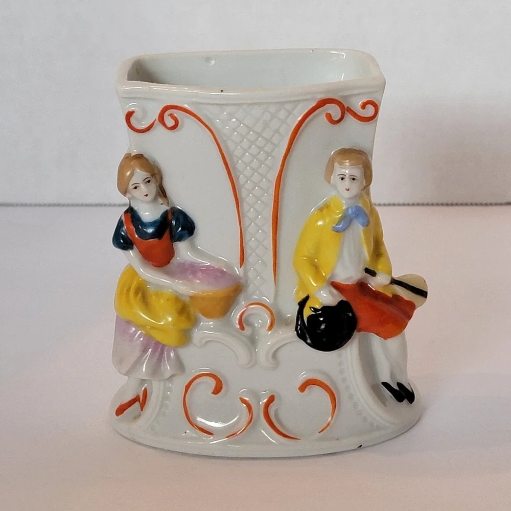 Vintage Courting Couple Vase Maruyama Toki Yamashiro Ryuhei, Seto Japan